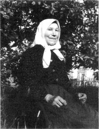 Мария Андреевна Коломанова, урождённая Сумарокова, с. Ордино, июль 1952 года.